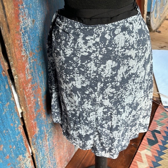 Anthropologie poleci wrap around skirt - Picture 2 of 8